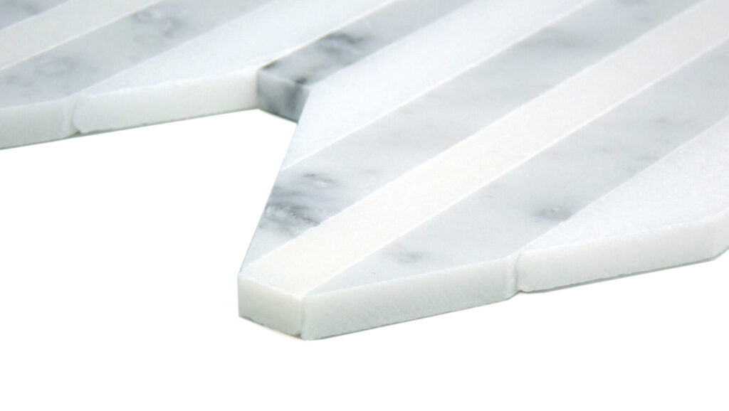 Bizou White/White Angle View