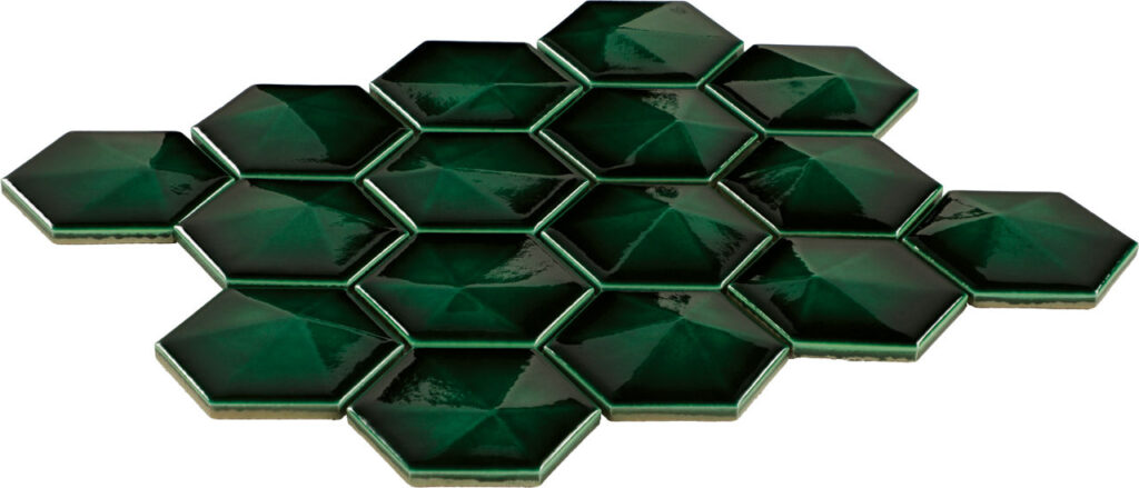 DAL_AR26_3_Pyramid_Hex_Msc_Emerald_GL_Angle