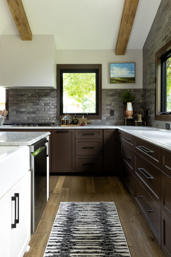 DAL_BargainMansions_E609_Q767_RD23_Kitchen_05