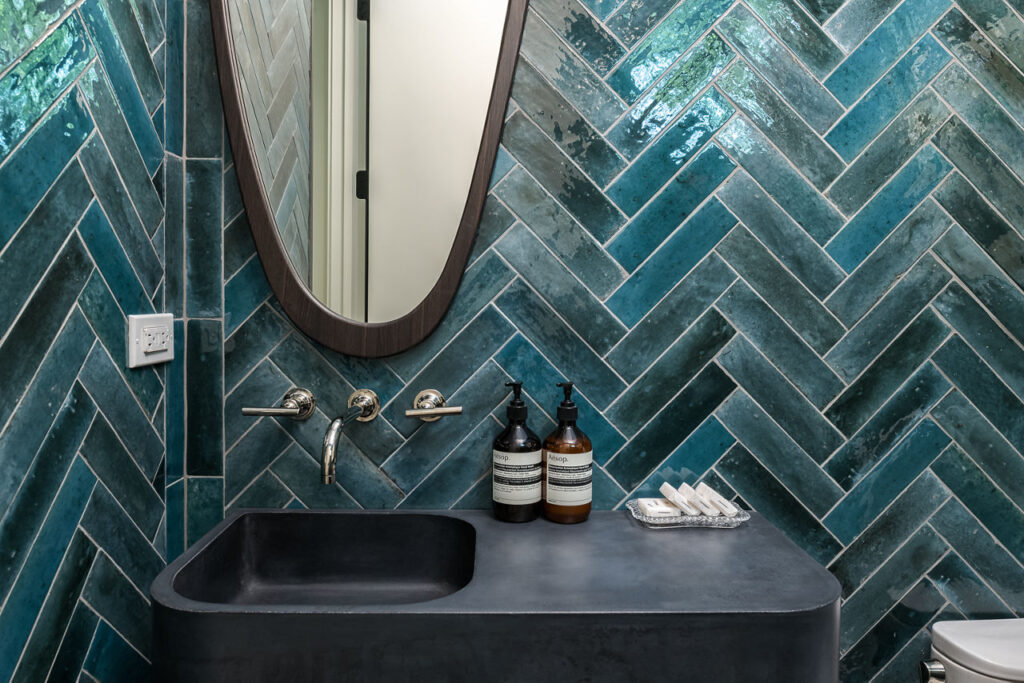 DAL_Remedy_RD22_Hydro_Bathroom_6518