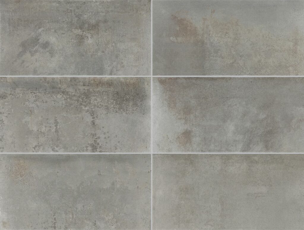 Emergent 24 x 48 Light Polish Aluminum sample