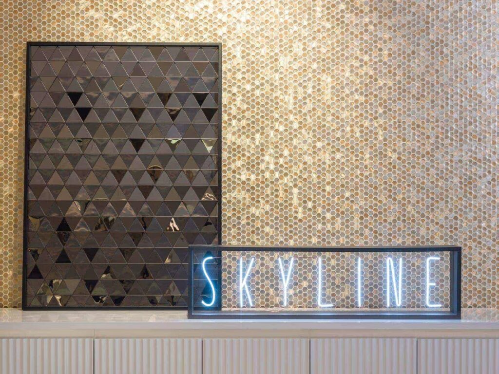 Gravity Aluminium Sides Gold 12X11 wall sample