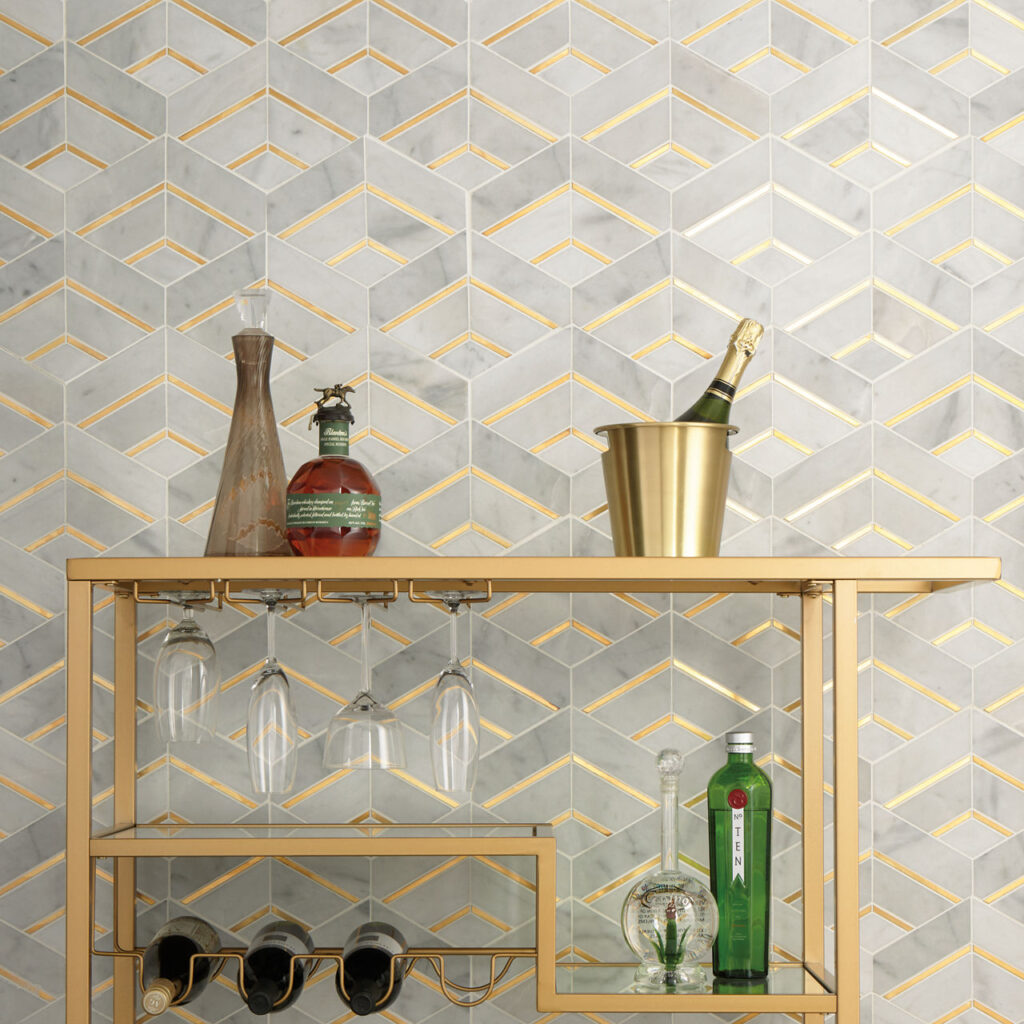 Lavaliere Alluring White:Brass Melded wall sample