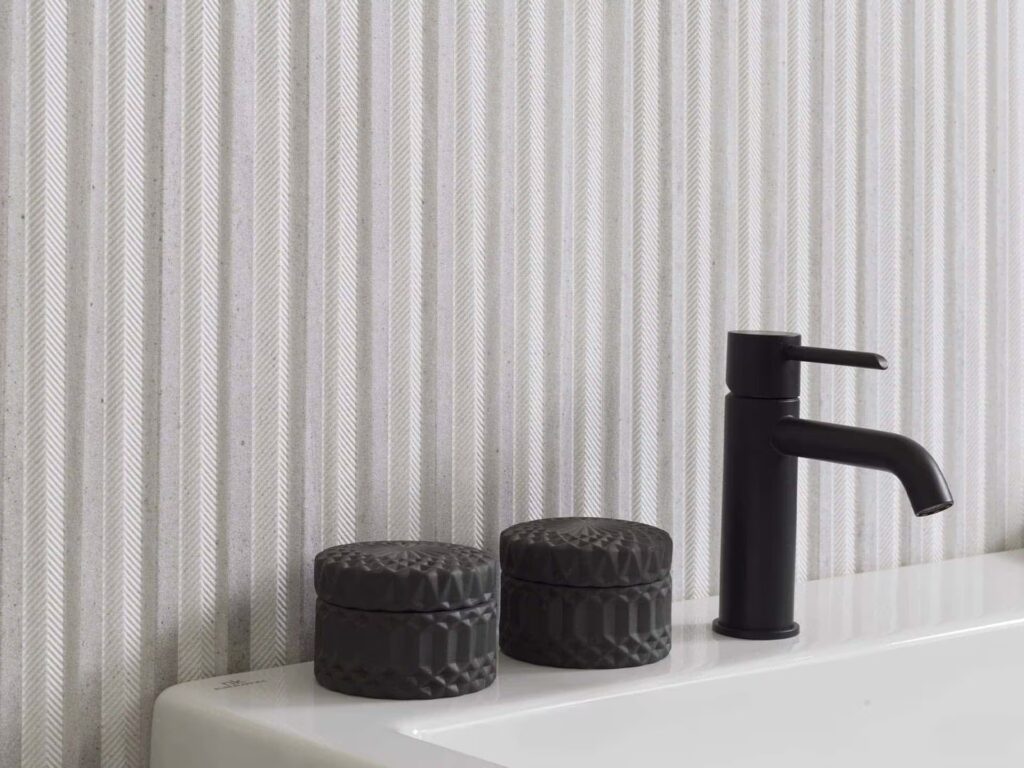 Butan 18 X 47 spiga close up of bathroom wall sample
