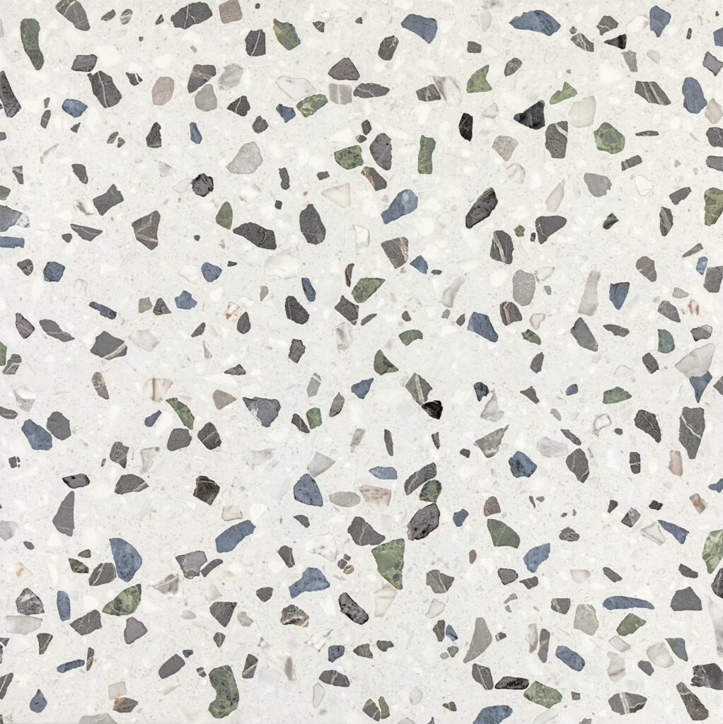 Outlander 24 x 24 Medio Design Marine