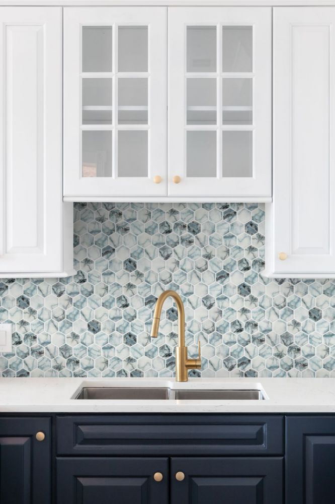 Vanguard Hex XL Azul 11.25 x 11.25 kitchen wall sample