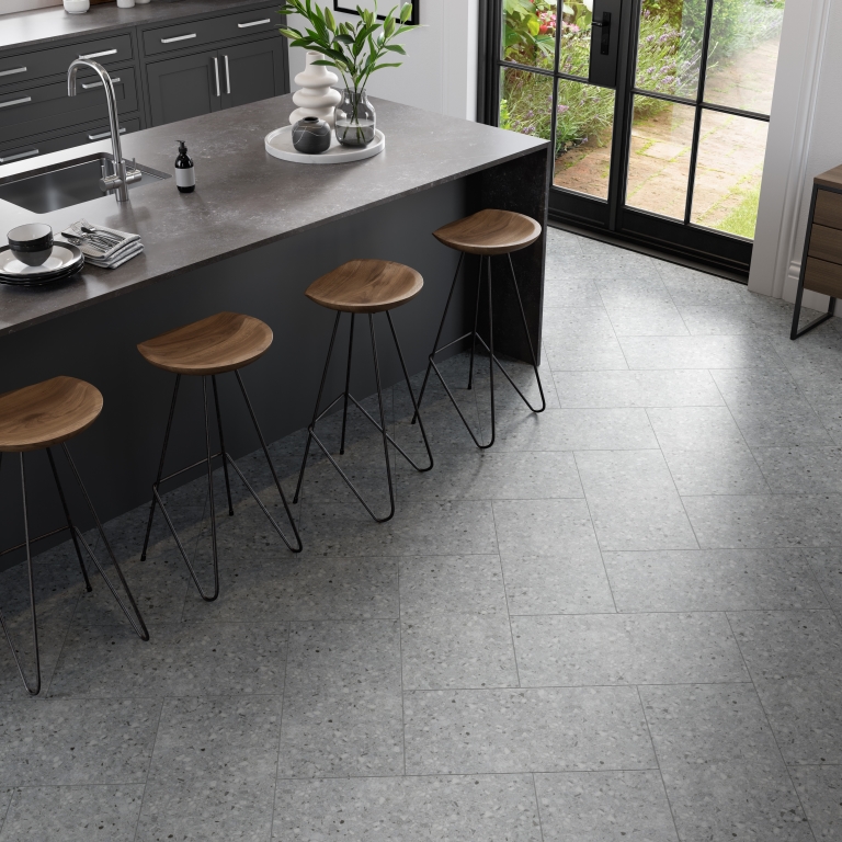 FRAGMENTO 12X24 SILVER LRG Roomscene01