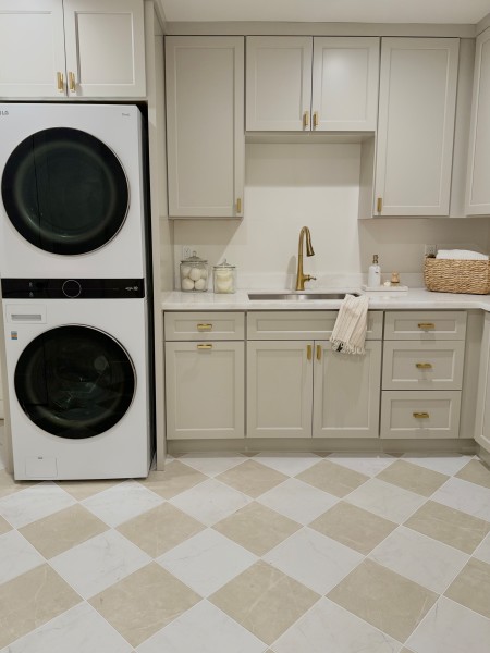 STERLINA II IVORY MATTE 12X12-POR kitchen floor sample 2