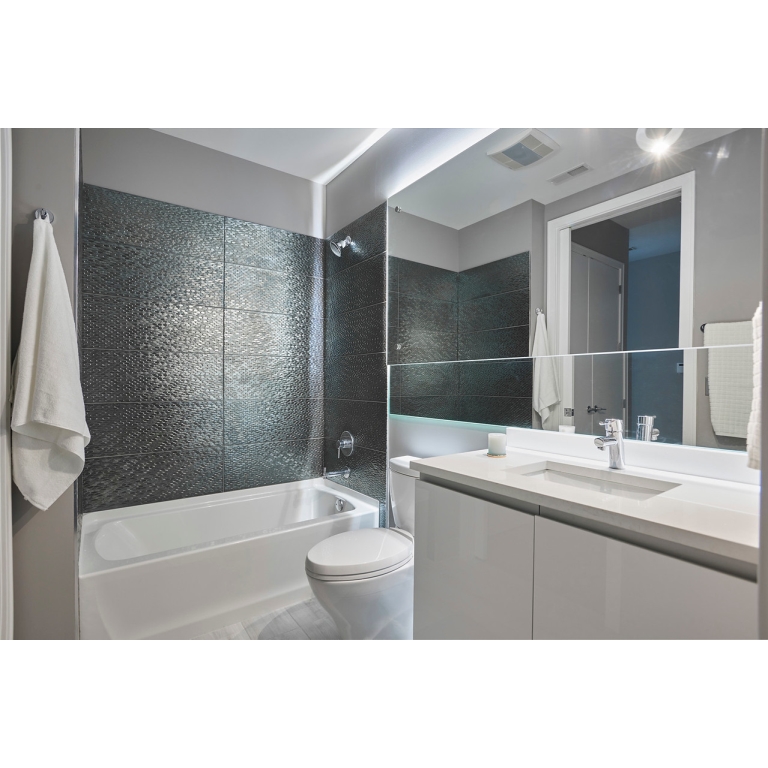 ARTWORK 12X35 SILVER Roomscene01