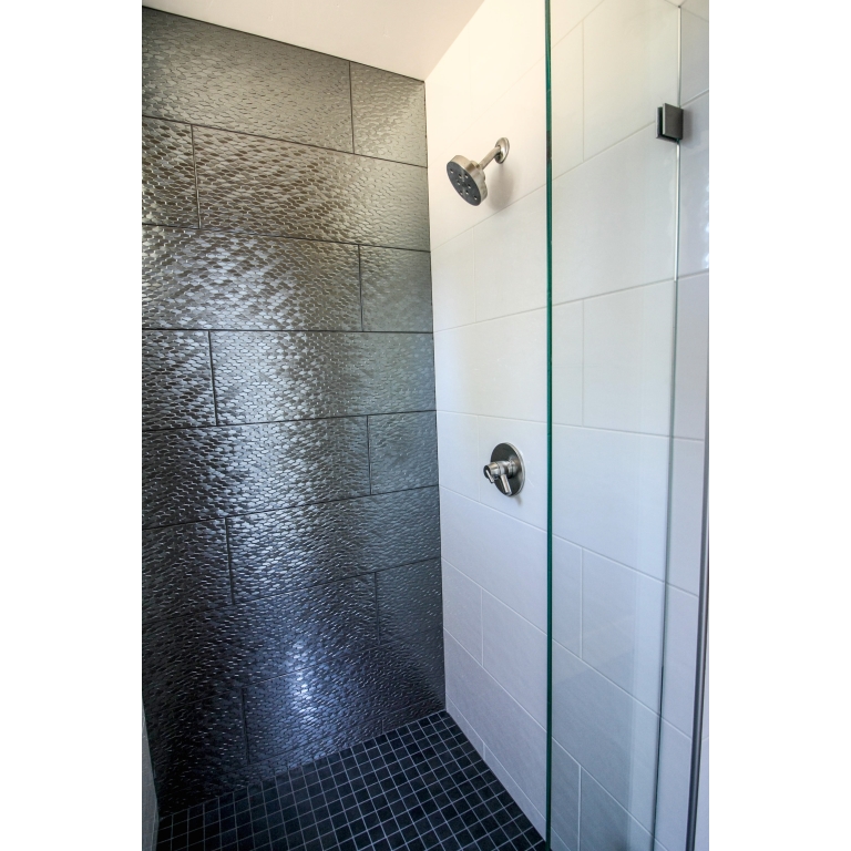 ARTWORK 12X35 SILVER Roomscene02