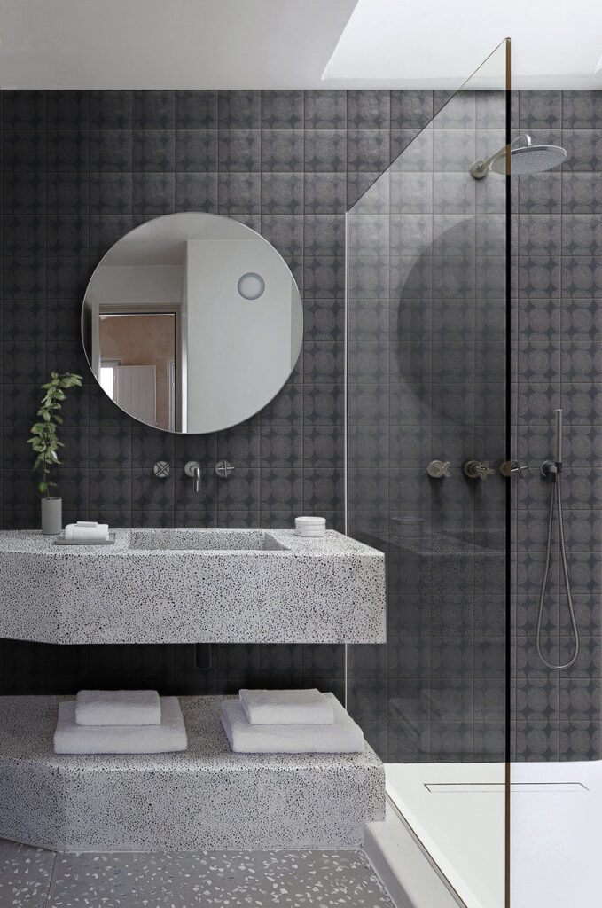 Native 6x 6 Deco Gomo Carbon bathroom scene