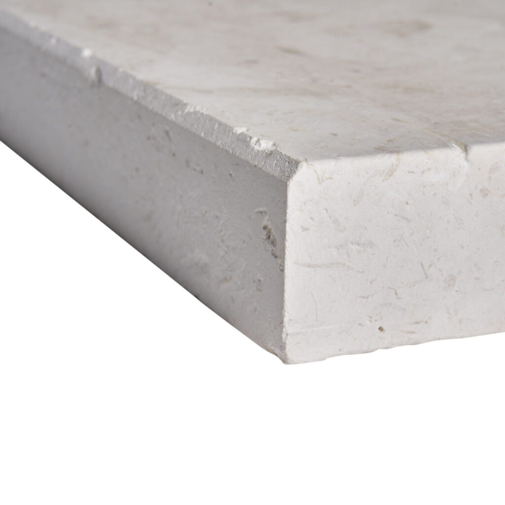 Fossil Stone 16x24x5 cm Modern Edge Coping Tumbled corner close u[