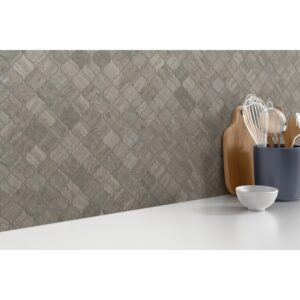 METRO 2.4X2.91:12X12 GRAY HN LANTERN MOSAIC Roomscene01