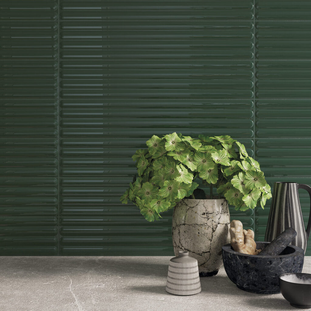 Plinto Out 4.2” x 21.3” Green matte wall sample